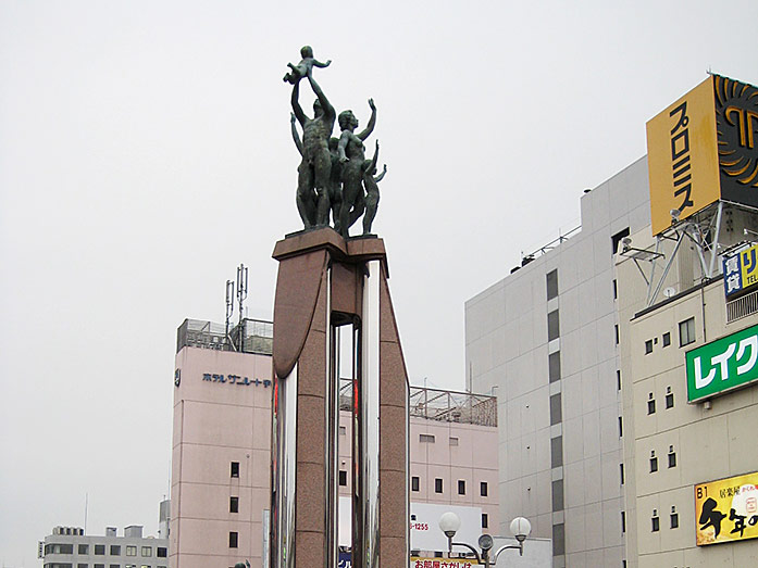 Plaza Statue at Utsunomiya Station