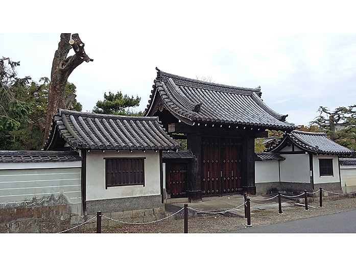 Yogen-in Temple Gate in Kyoto