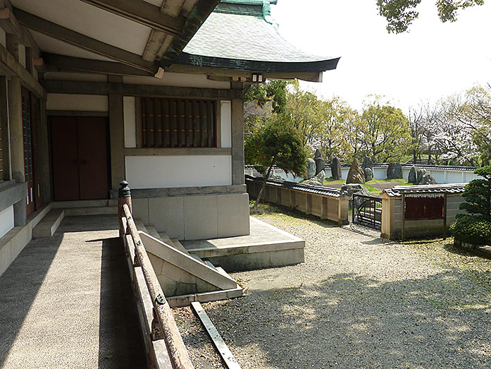 Stone Garden Shuseki-tei of Hokoku-jinja Shrine in Osaka Castle Park