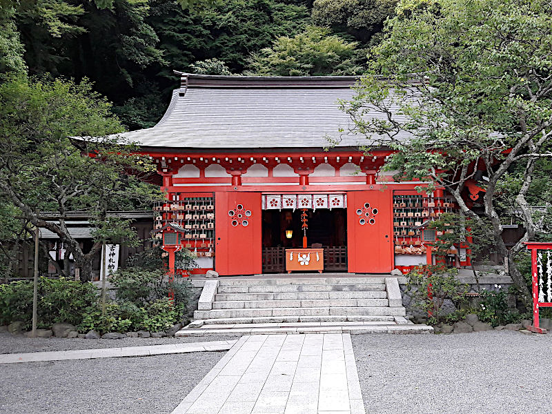 Haiden of Egara Tenjinsha Shrine in Kamakura