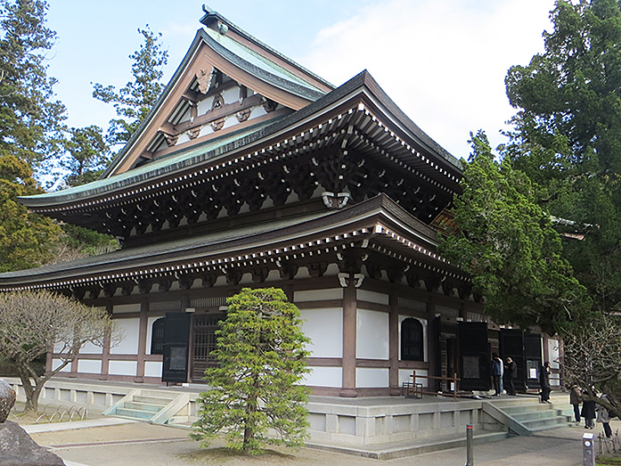 Butsuden of Engakuji Temple in Kamakura