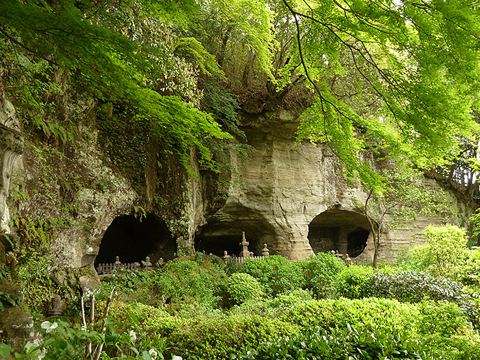Yagura Caves Hokokuji Temple in Kamakura
