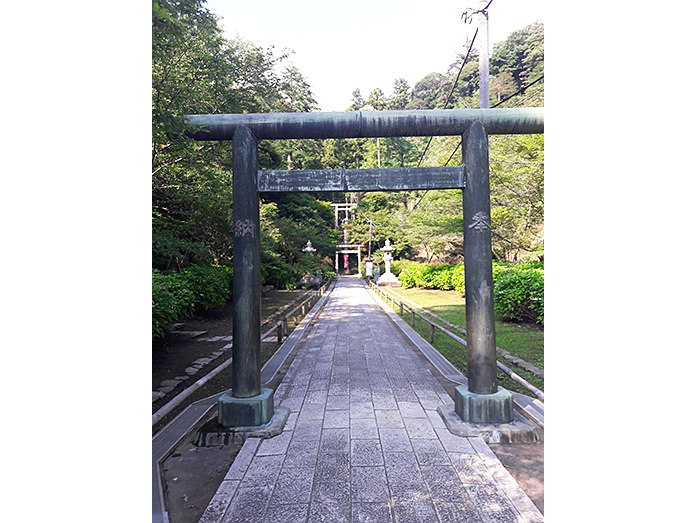 Hiking trail leading to Hansobo shrine of Kenchoji Temple in Kamakura