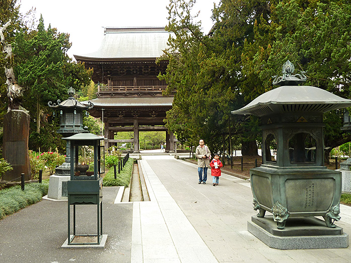 Sanmon gate Kenchoji Temple in Kamakura