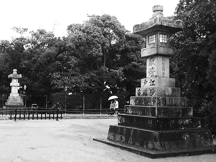 Stone Lantern of Tsurugaoka Hachimangu Shrine