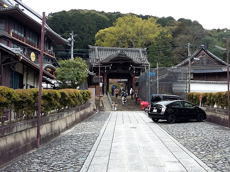 Path to Bukkoji Mausoleum in Kyoto