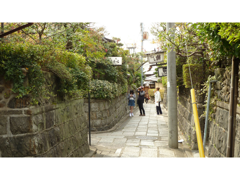 Ishibe-koji Alley in Higashiyama in Kyoto