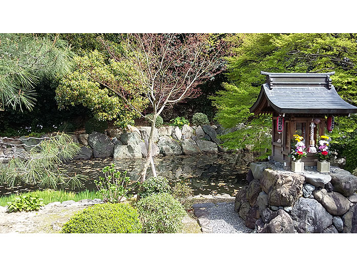 Pond of Myoho-in Temple in Kyoto