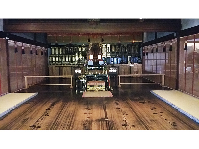 Altar Inside Shinden Hall Shoren-in Temple