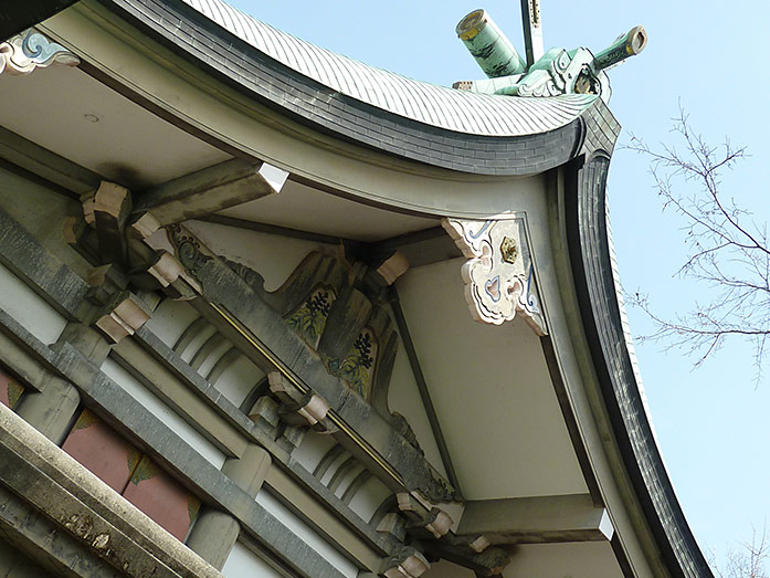 Roof of Hokoku-jinja Shrine in Osaka Castle Park