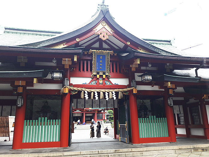 Shinmon Gate at Akasaka Hie Shrine in Tokyo