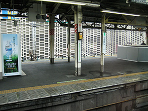 Shimbashi Station Yamanote Line