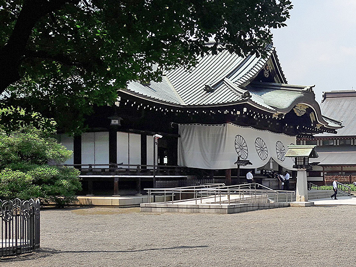 Haiden Yasukuni Shrine in Tokyo