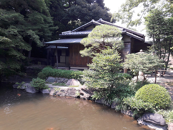 Japanese Tea House Sacred Pond Garden, Yasukuni Shrine in Tokyo